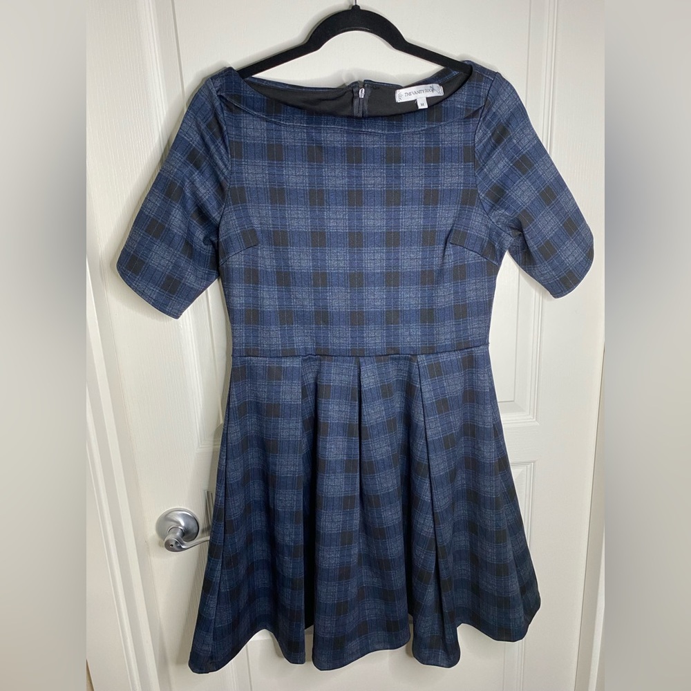 Vanity Room boatneck dress size medium! Excellent condition!